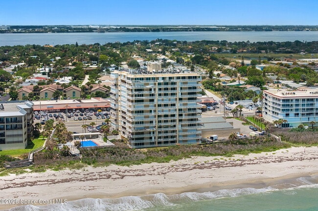Building Photo - 877 N Hwy A1A