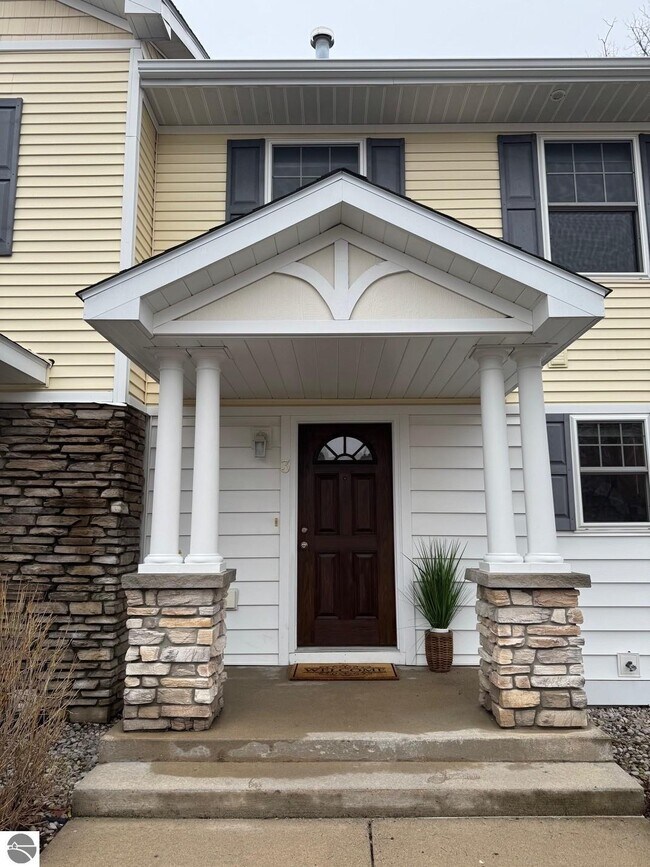 Foto del edificio - 1495 Newport St