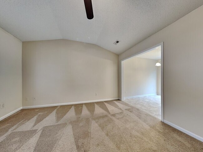 Foto del edificio - 2920 Westwinds Ct