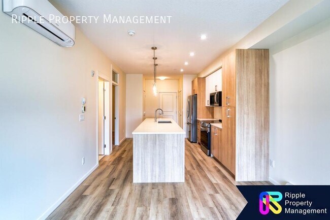 Photo du bâtiment - Modern 2 Beds, 2 Baths Apartment/Condo | A...