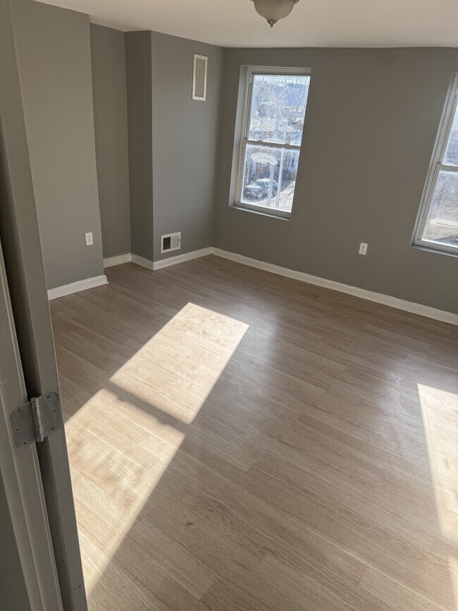 Foto del edificio - 1004 W Lombard St