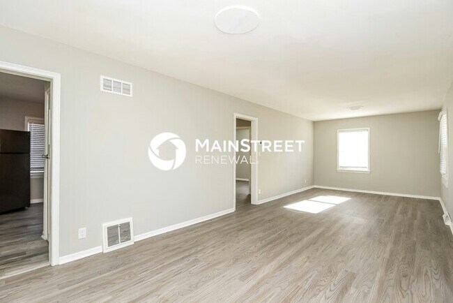 Foto del edificio - 3 Bedroom Pet-Friendly Home in Kansas City, MO with Main Street Renewal