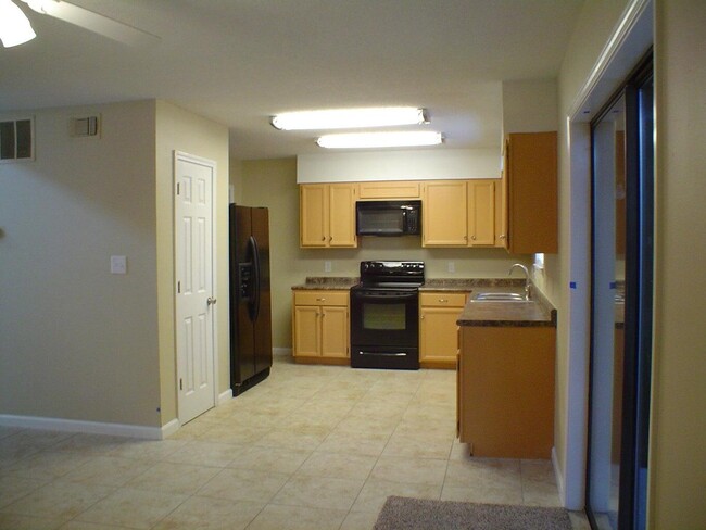 Foto del edificio - 205 Benning Dr
