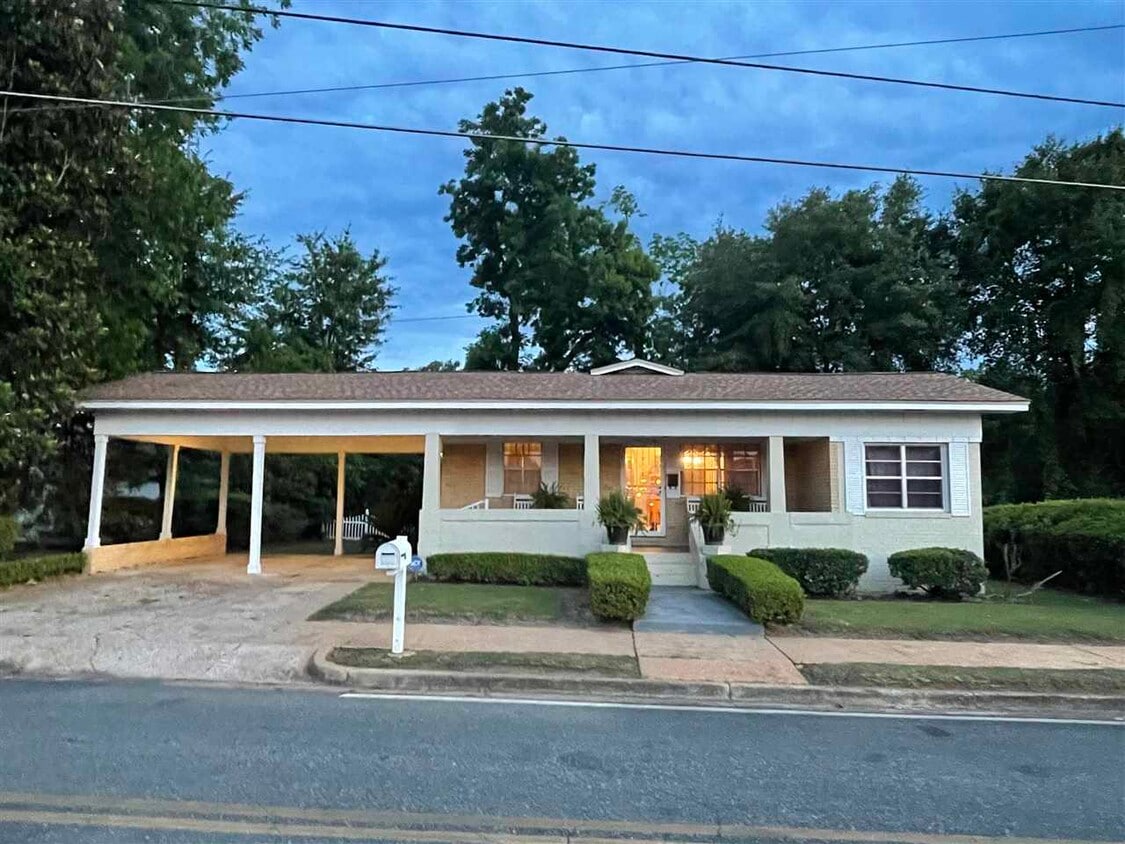 115 E Crawford St, Quincy, FL 32351 House Rental in Quincy, FL