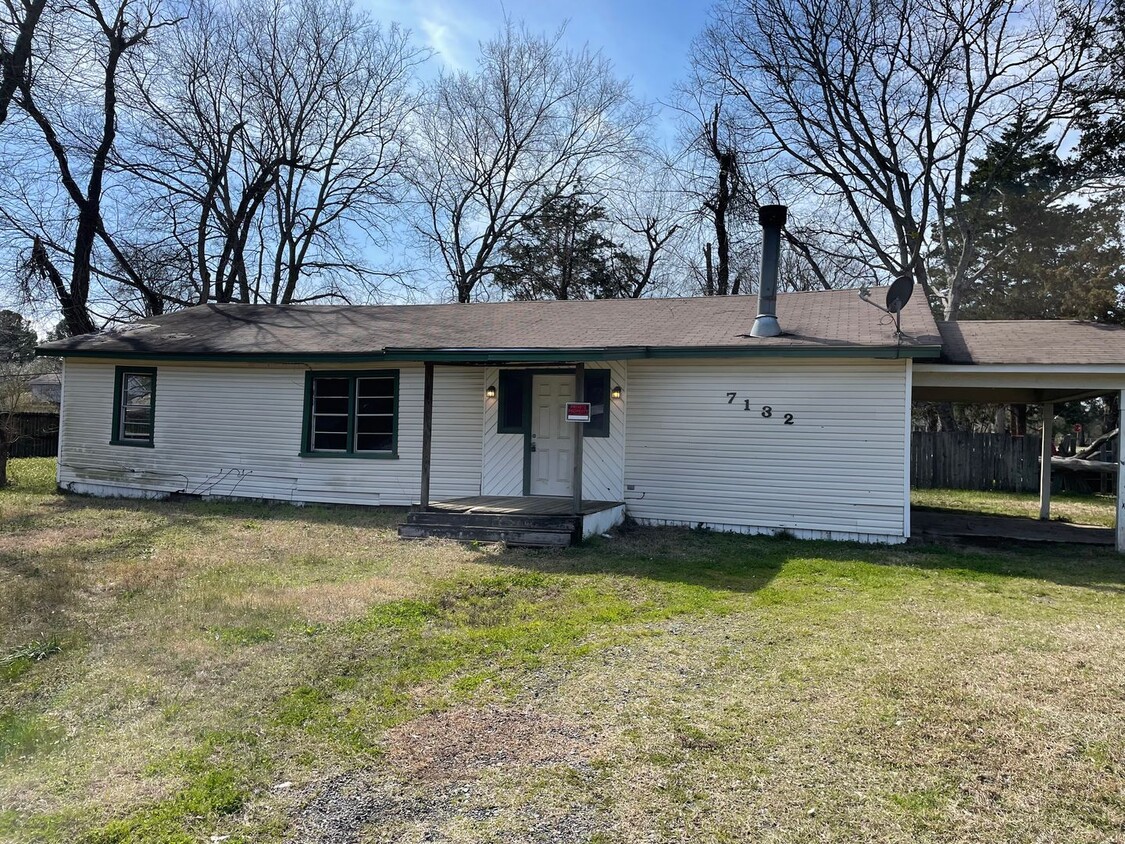 Primary Photo - Gorgeous 4 Bedroom home in Greenwood