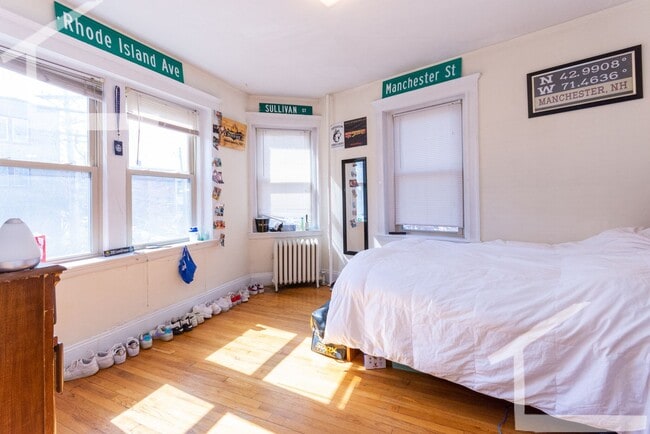 Foto del edificio - 112 Brainerd Rd