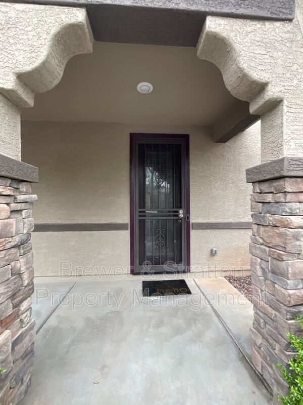 Foto del edificio - 4137 E Devon Dr
