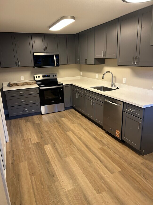 Foto del edificio - 323 S Pioneer