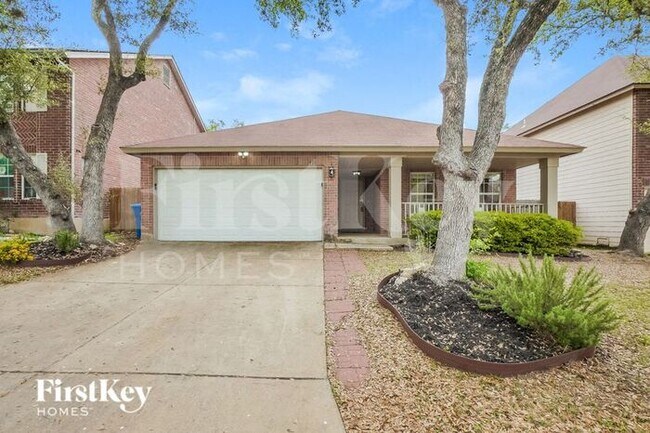 Building Photo - 910 Saxonhill Dr