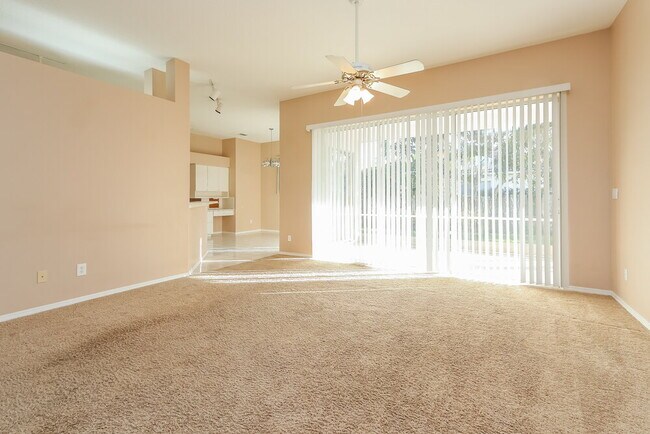 Foto del edificio - 3712 72nd Ave Cir E