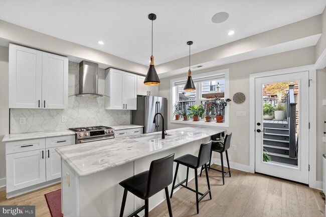 Building Photo - 146 U St NE