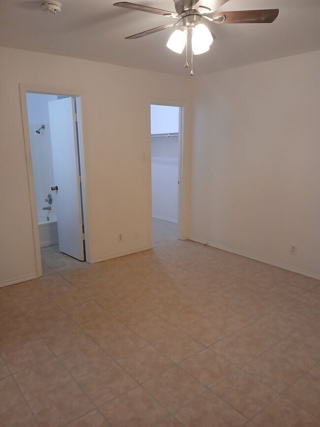 Photo - 3305 Fallmeadow St Apartment