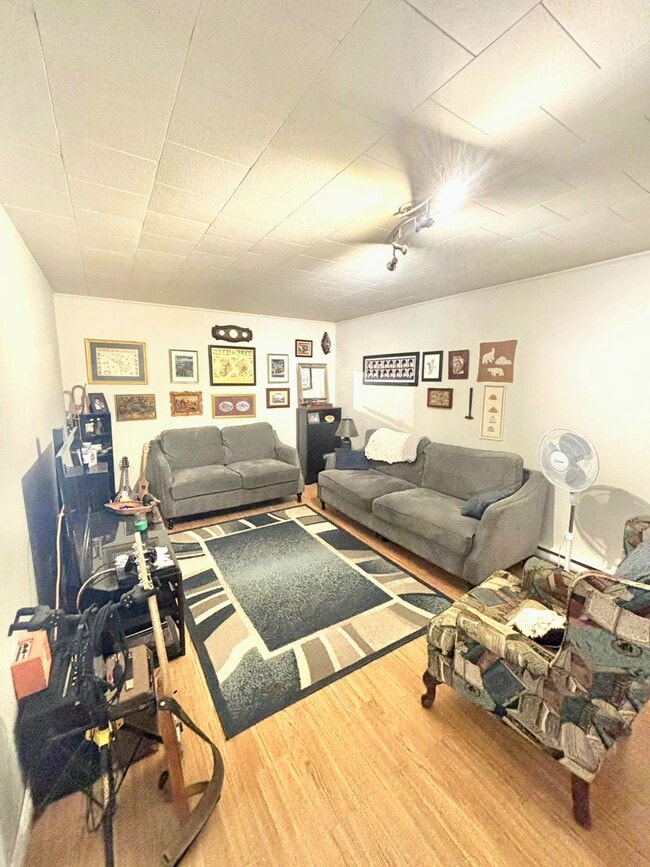 Building Photo - 53 Jennings Dr