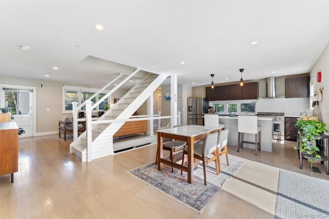 Foto del edificio - 22 E Clinton Ave