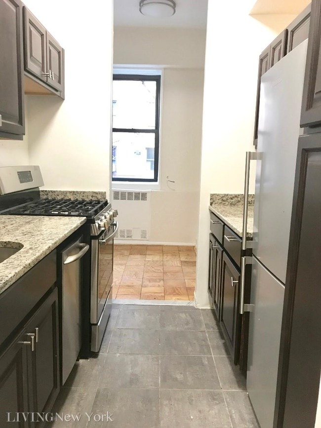 Building Photo - 1 Bogardus Pl