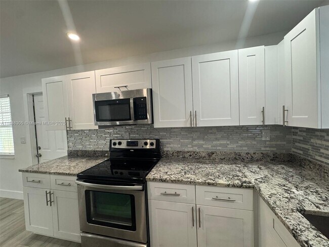 Foto del edificio - 1657 SW 44th Ave