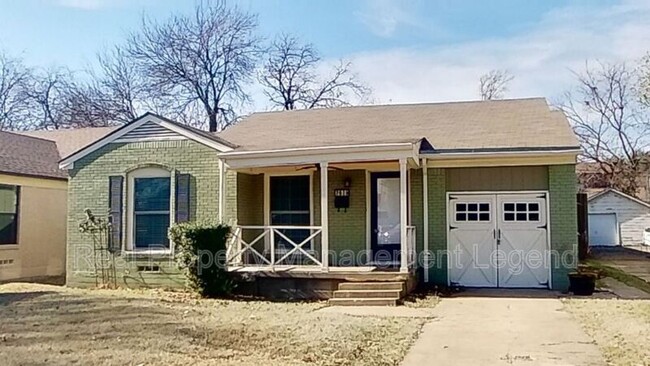 Building Photo - 7619 Robin Rd