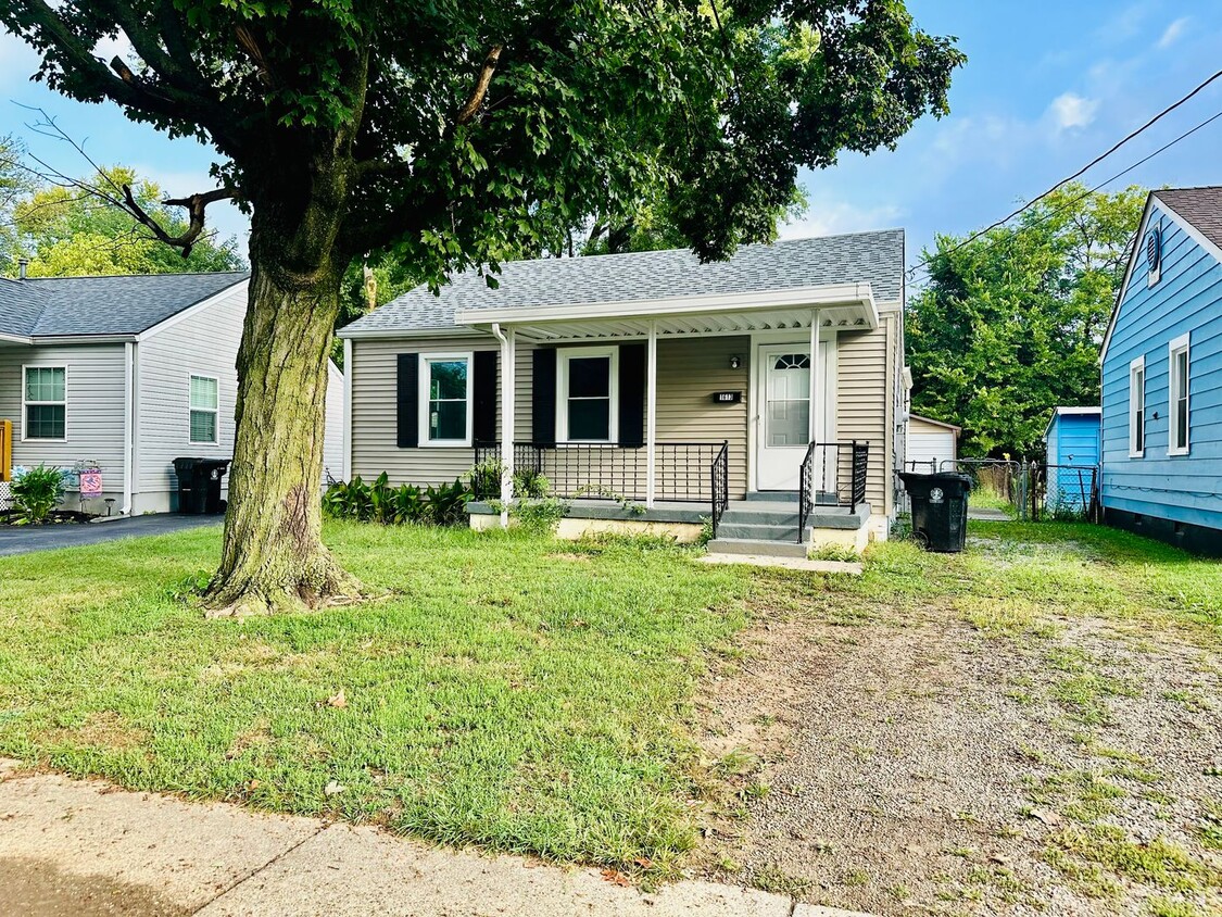 Primary Photo - 2BR off Taylor Blvd with open floor plan n...
