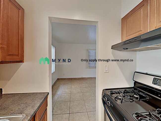 Building Photo - 1 br, 1 bath  - 4944 Coronado Ave