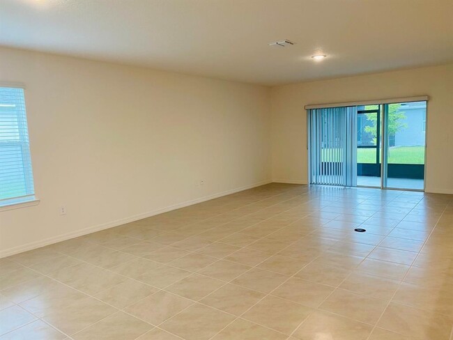 Foto del edificio - 6127 NW Drophy Ave