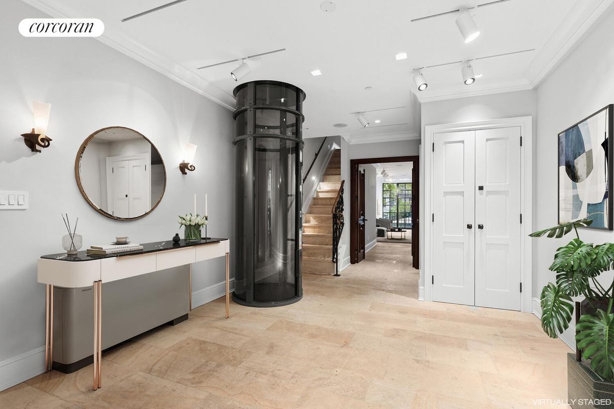 Foto principal - 320 E 55th St