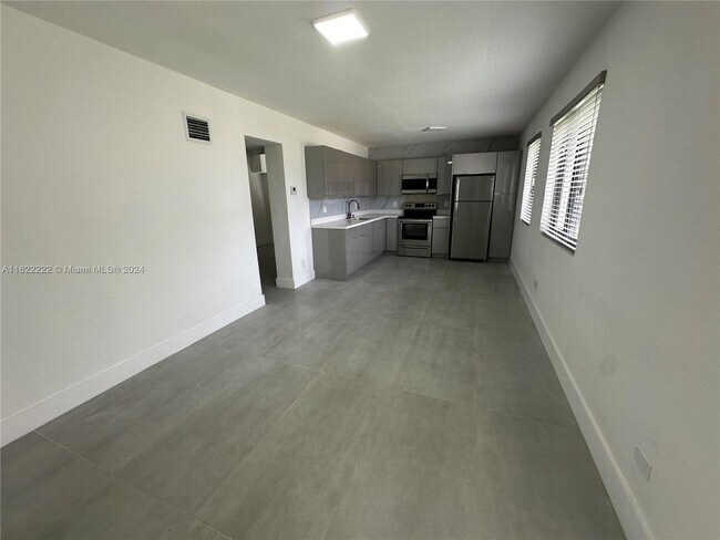Foto del edificio - 2145-2149 NW 33rd St