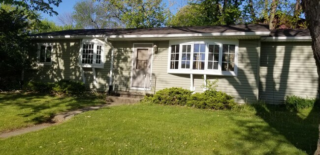 Foto del edificio - Now Leasing for May 2026!