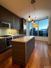 Building Photo - 338 Spear St