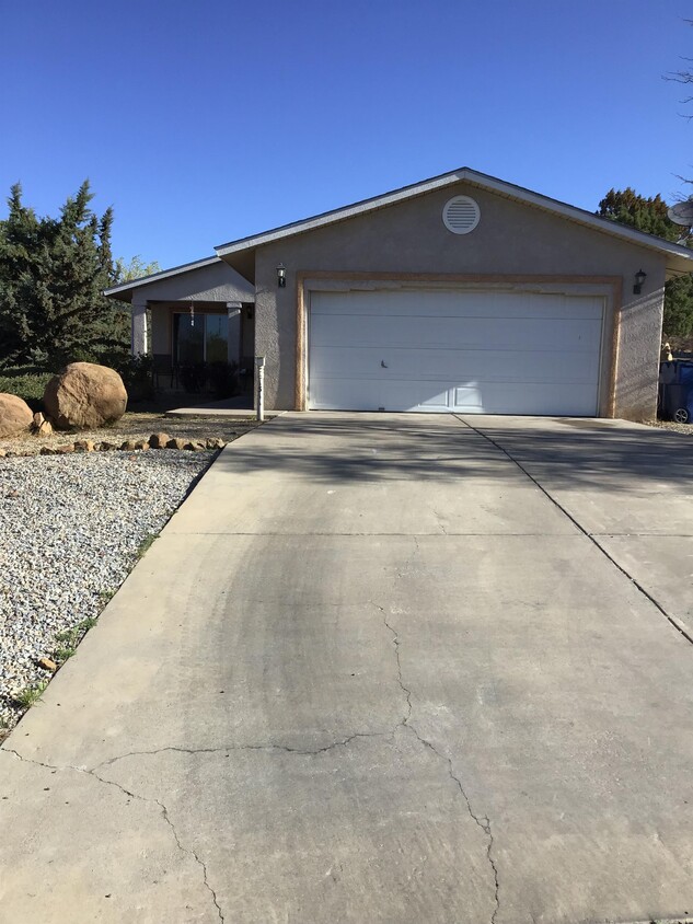 1311 Serinna Ct, Silver City, NM 88061 House Rental in Silver City