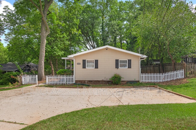 Photo - 2051 College Ave NE Apartment