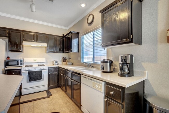 Building Photo - Move-In Ready 1-Story Home with Private Backyard & Covered Patio!