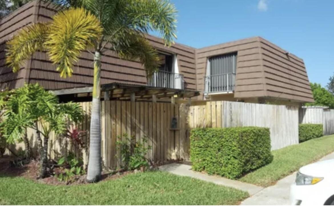 Primary Photo - 1009 10th Ln