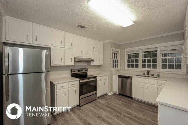 Building Photo - 100 Nandover Way