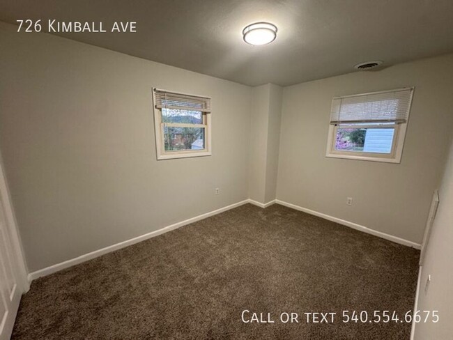 Building Photo - 726 Kimball Ave