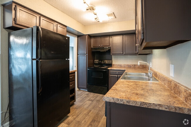 2BR, 2BA 1,260SF Kitchen - Gatsby at Midtown