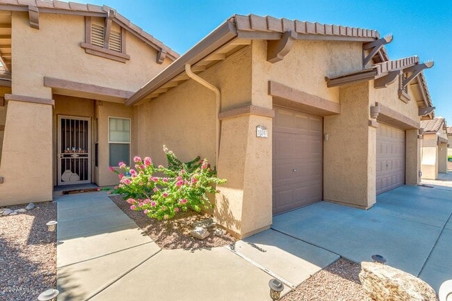 Building Photo - Beautiful Single-Family Homes with Mountain Views - Move in Special!