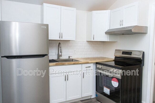 Foto del edificio - 358 Derby Cir