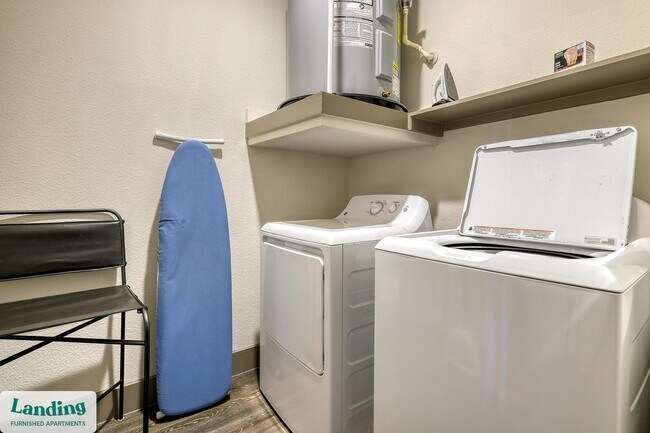 Foto del edificio - 300 Enclave Dr