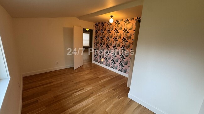 Foto del edificio - Charming Single-Level Home in Sought-After Roseway