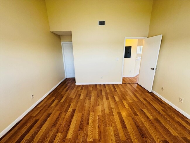 Building Photo - 3449 NW 44th St