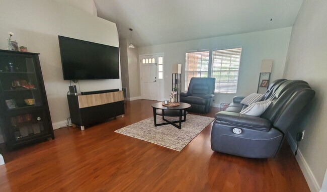 Building Photo - 601 Aggie Dr