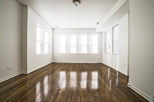 Foto del edificio - 7654 S Marshfield Ave