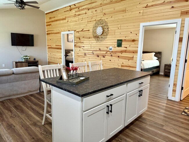 Foto del edificio - 813 Eaton Hollow Rd SW