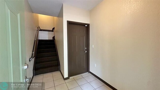 Foto del edificio - 6704 W Sample Rd