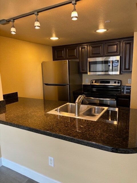 Foto principal - 450 N Arlington Ave