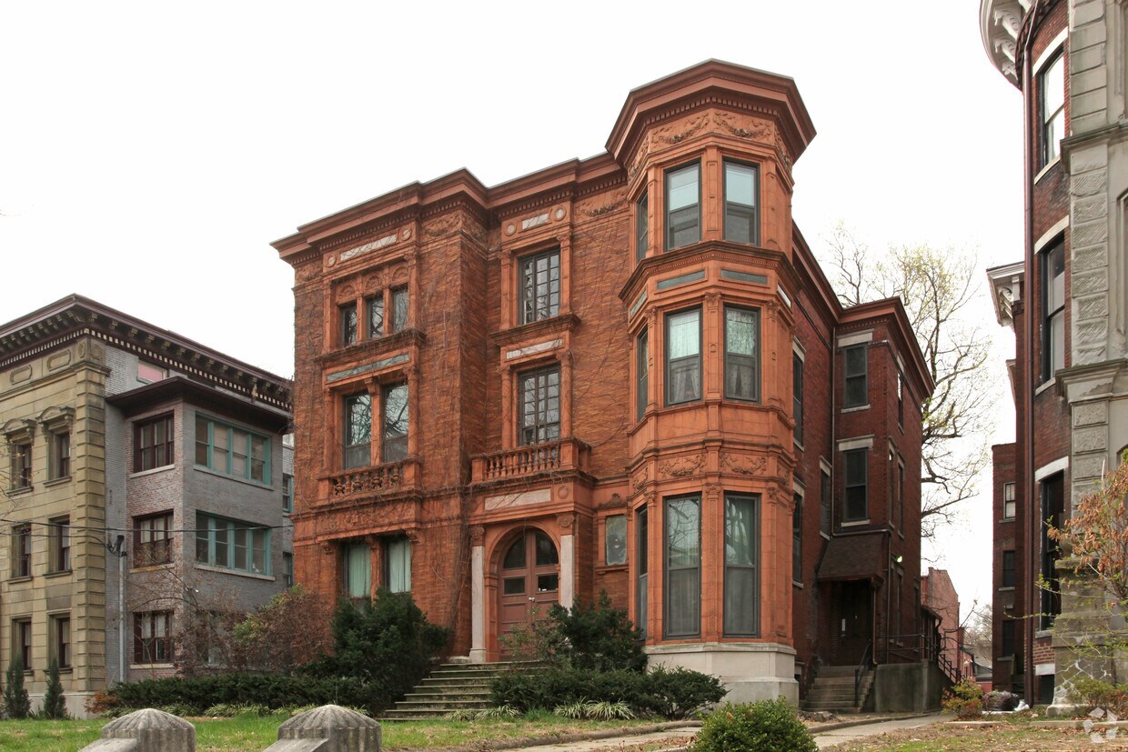 Foto principal - 414 W Ormsby Ave