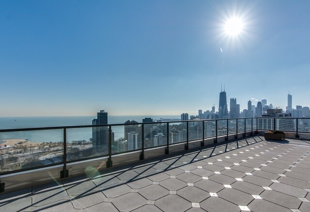 Foto del edificio - 1660 N La Salle Dr