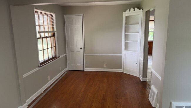 Building Photo - Delightful 2-bedroom, 1-bathroom single-fa...