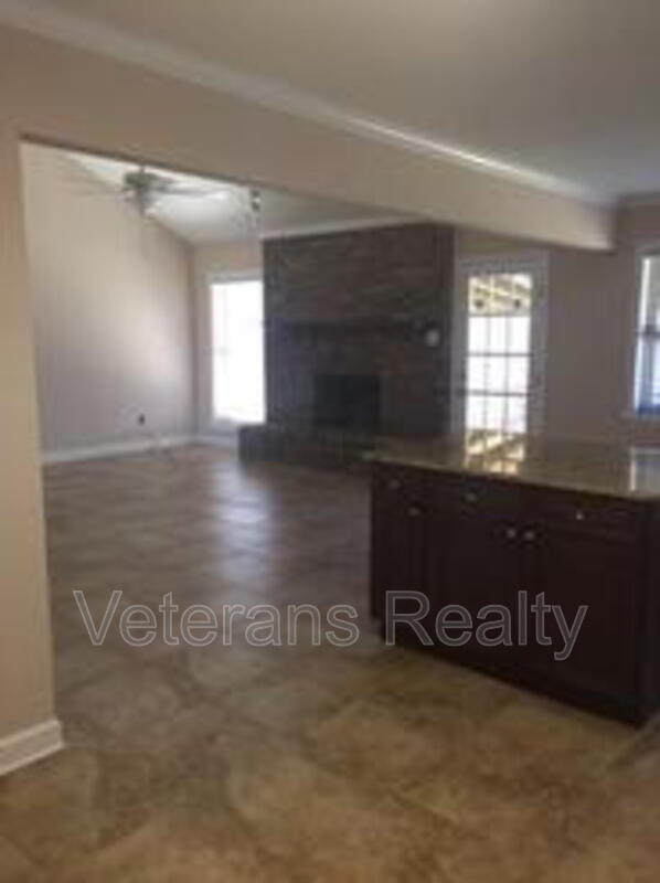 Foto del edificio - 2135 Baywood Dr