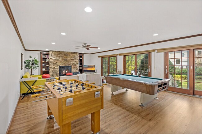 Foto del edificio - 2017 Woodford Rd